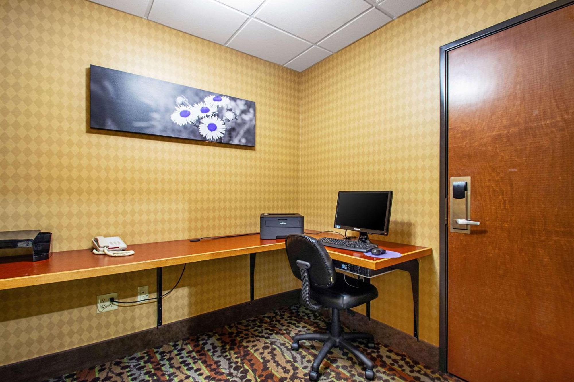 Mainstay Suites Madison - Monona Esterno foto