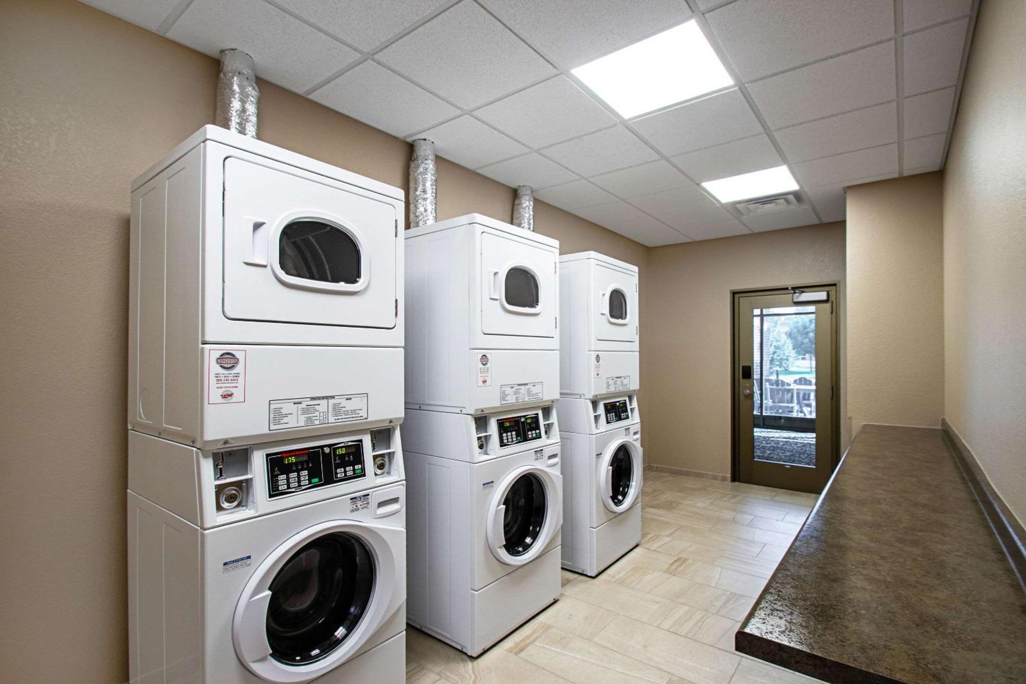 Mainstay Suites Madison - Monona Esterno foto